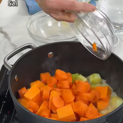 Crema de calabaza y zanahoria ligera. Receta fácil y rápida