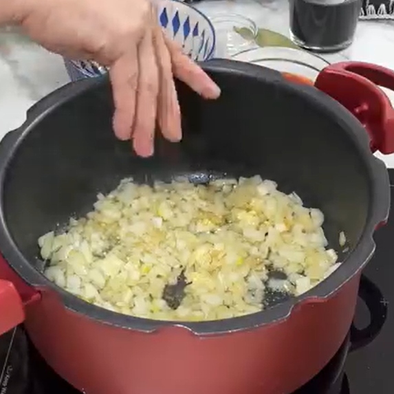 Estofado de ternera con patatas. Receta fácil y rápida