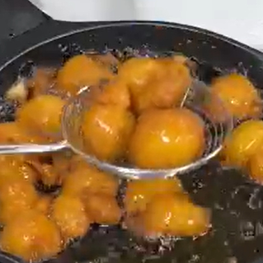 Buñuelos de naranja. Receta fácil y rápida