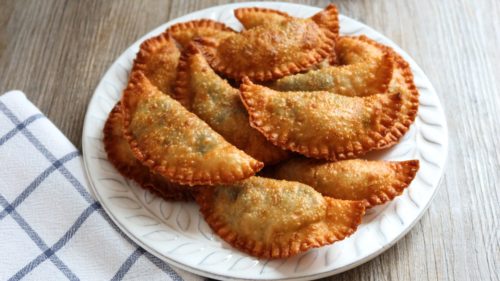 Empanadillas de espinacas, pasas y piñones Empanadillas de espinacas, pasas y piñones