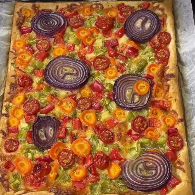 Pizza de hojaldre con verduras