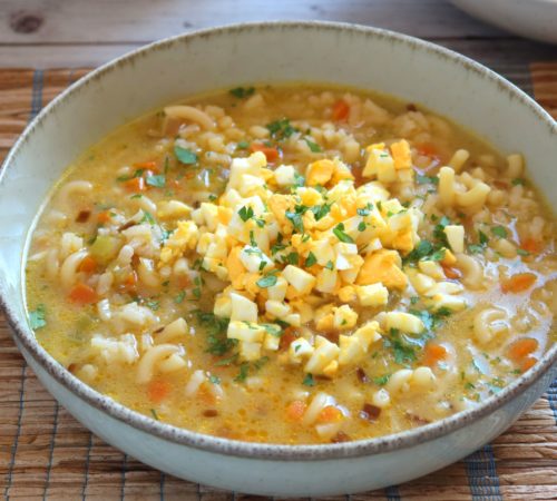 Sopa de fideos y arroz con verduras